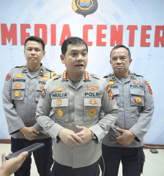 Kabid Humas Polda Jambi, Kombes Pol Mulia Prianto (tengah). (ist)