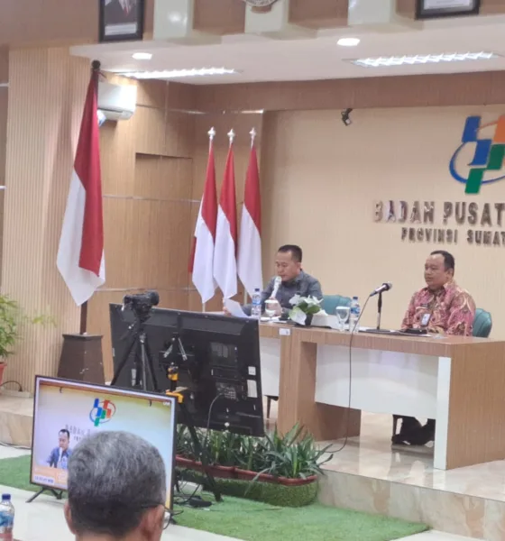 Pj Gubsu, Agus Fatoni didampingi Kepala BPS Sumut, Asim Saputra dalam paparan perekonomian Sumut Kwartal III 2024. (ist)