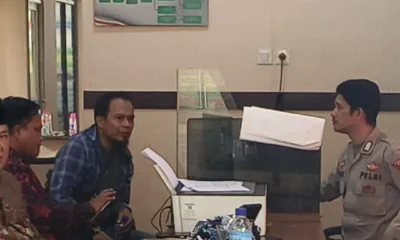 Oktaviandi saat melaporkan akun WhatsApp Fufufafa di Mako Polres Tebo. (ist)