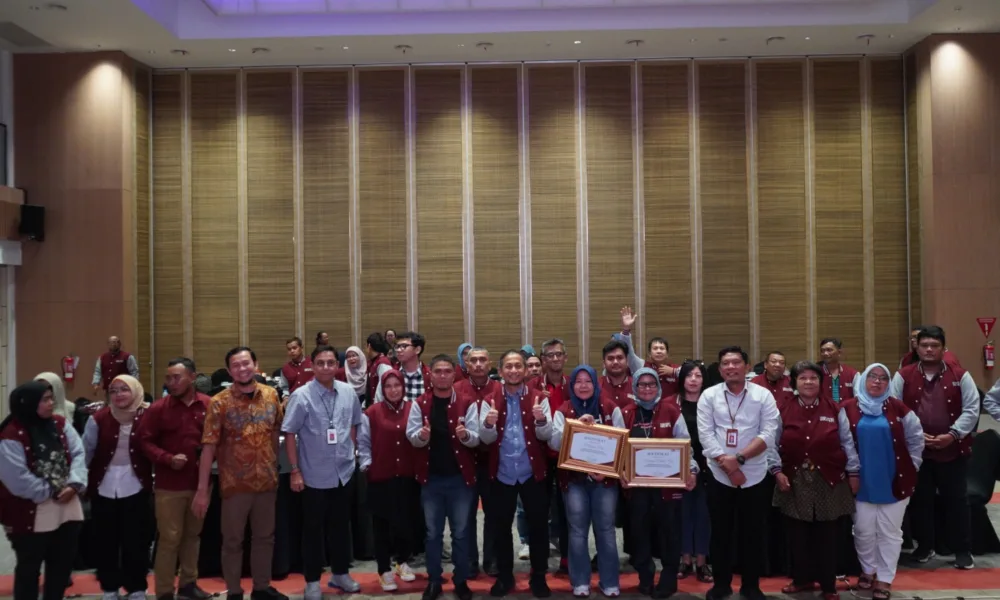 OJK Sumut dan para wartawan menggelar kegiatan bertajuk "Sinergi OJK dan Media Partner Membangun Perekonomian Sumut". (ist)