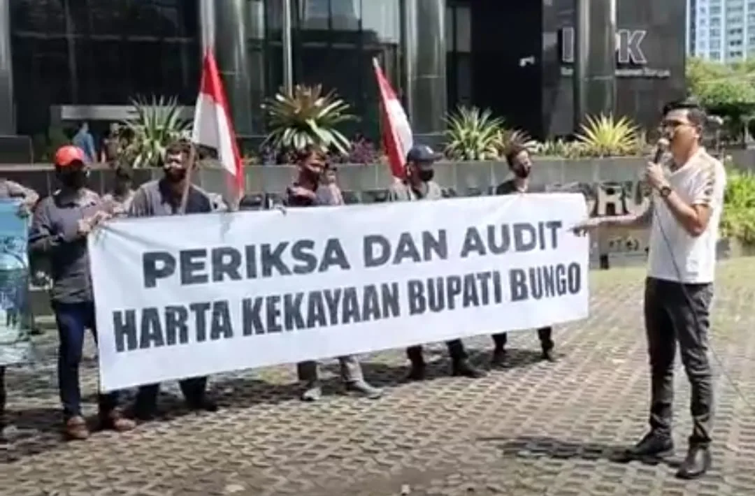 Hadi Prabowo demo di KPK RI. (ist)