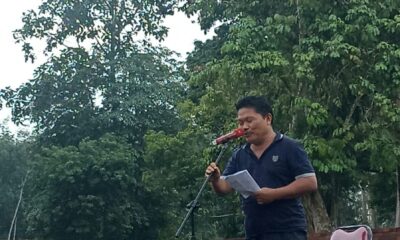 Sastrawan Nasional, Asro Almurthwy saat membaca puisi kubu di Festival candi Muarojambi. (DETAIL/ist)