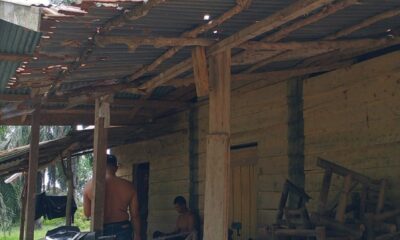 Rumah Sawal yang berjarak 5 meter dari dinding kolam milik PT SGN. (DETAIL/Daryanto)