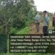 Komisi III DPRD Merangin saat meninjau kolam limbah milik PT SGN yang membuang limbah cair ke parit warga. (DETAIL/Daryanto)