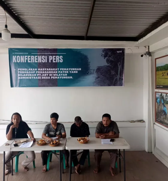 Walhi Jambi dan masyarakat Desa Pemayungan menggelar konferensi pers pada Rabu, 11 Desember 2024. (DETAIL/Jogi)