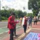 Gerakan Mahasiswa Sarolangun, berorasi di depan gedung Kemendagri mendesak Pj Bupati Sarolangun mundur dari jabatannya. (ist)