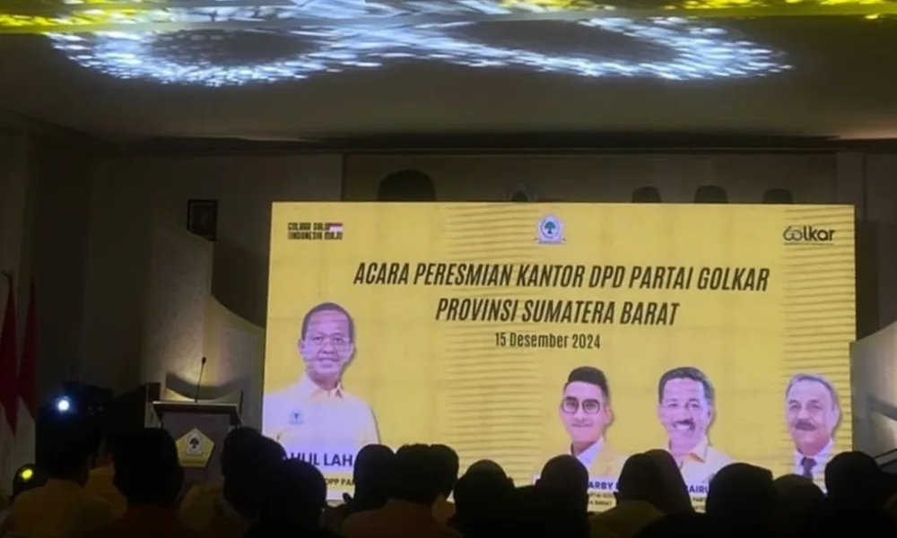Bahlil Lahadalia, meresmikan kantor baru DPD Partai Golkar Sumatera Barat (Sumbar) pada Minggu, 15 Desember 2024. (DETAIL/Arif)