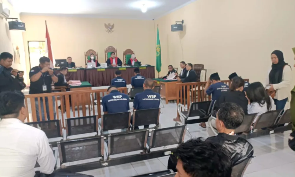 Suasana sidang di PN Sengeti dengan terdakwa AS pada Selasa, 17 Desember 2024. (DETAIL/Jogi)