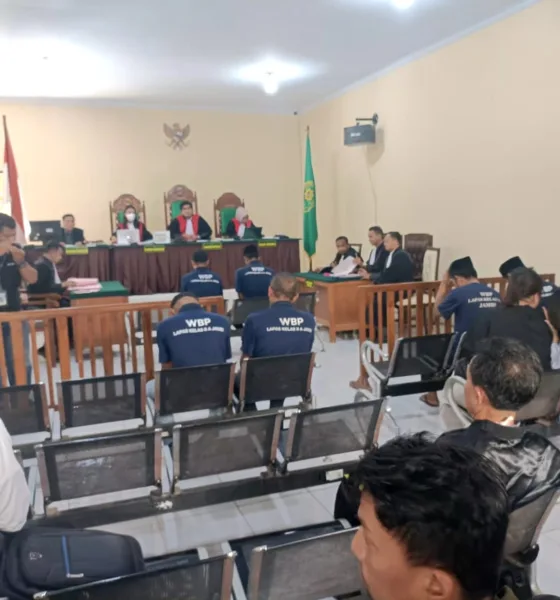 Suasana sidang di PN Sengeti dengan terdakwa AS pada Selasa, 17 Desember 2024. (DETAIL/Jogi)