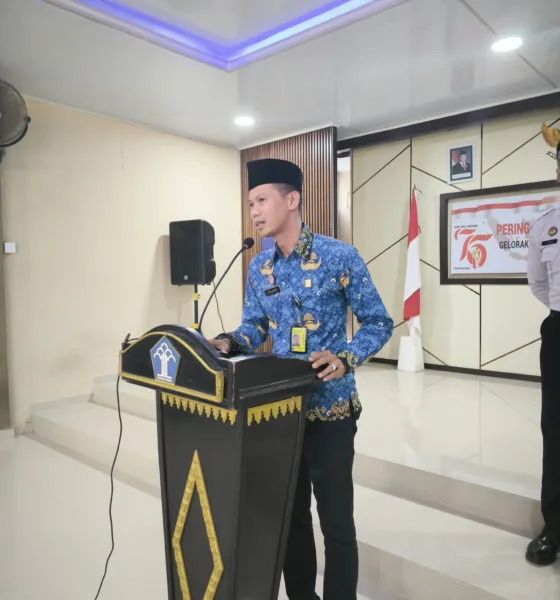 Kalapas Narkotika Sawahlunto, Fajar Nurcahyo Asyyifa bertidak sebagai Inspektur Upacara pada Kamis, 19 Desember 2024. (dok. Humas LPN Sawahlunto).