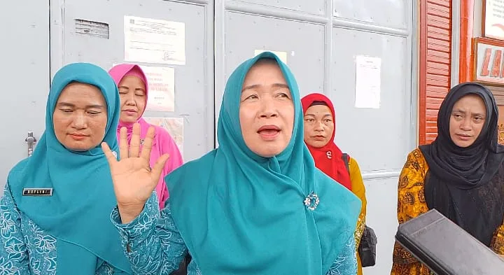 Ketua Penggerak PKK Provinsi Jambi, Hesti Hesnidar Haris saat sosialisasi di Lapas Bangko. (DETAIL/Daryanto)