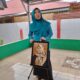 Lukisan diri karya Mas Bayu Kumbara untuk Ketua Penggerak PKK Provinsi Jambi, menggunakan bahan kopi bubuk. (DETAIL/Daryanto)