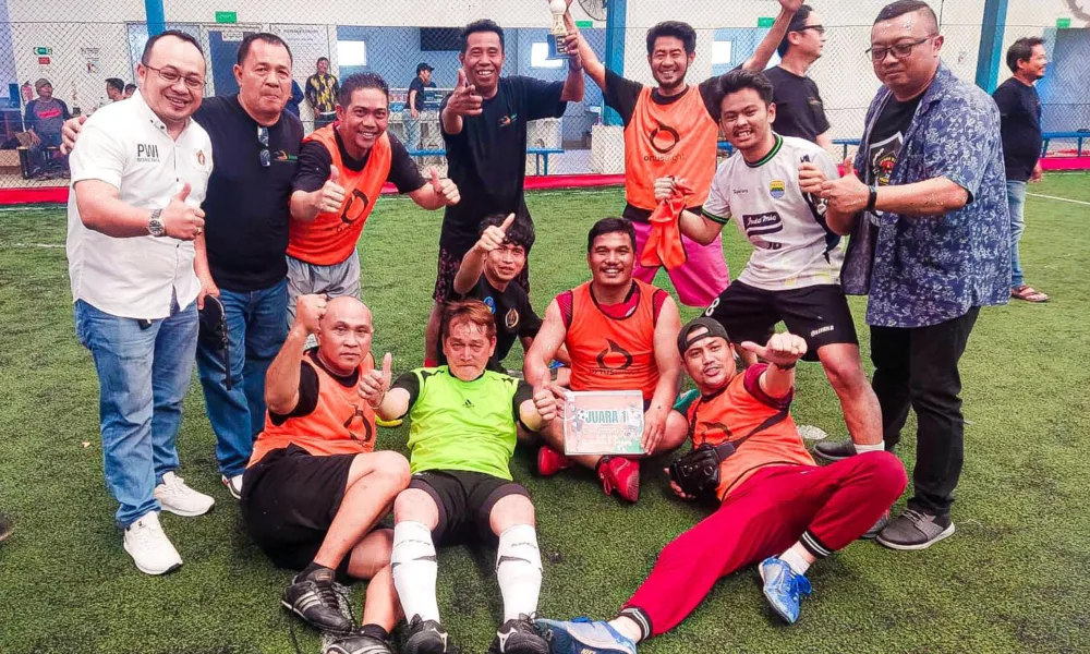 Tim Futsal dan Official PWI Bekasi Raya. (ist)