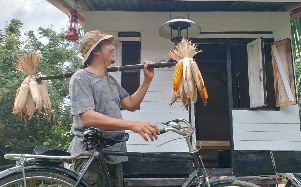 Miniatur rumah asli transmigrasi tahun 1982-1983. (DETAIL/Daryanto)