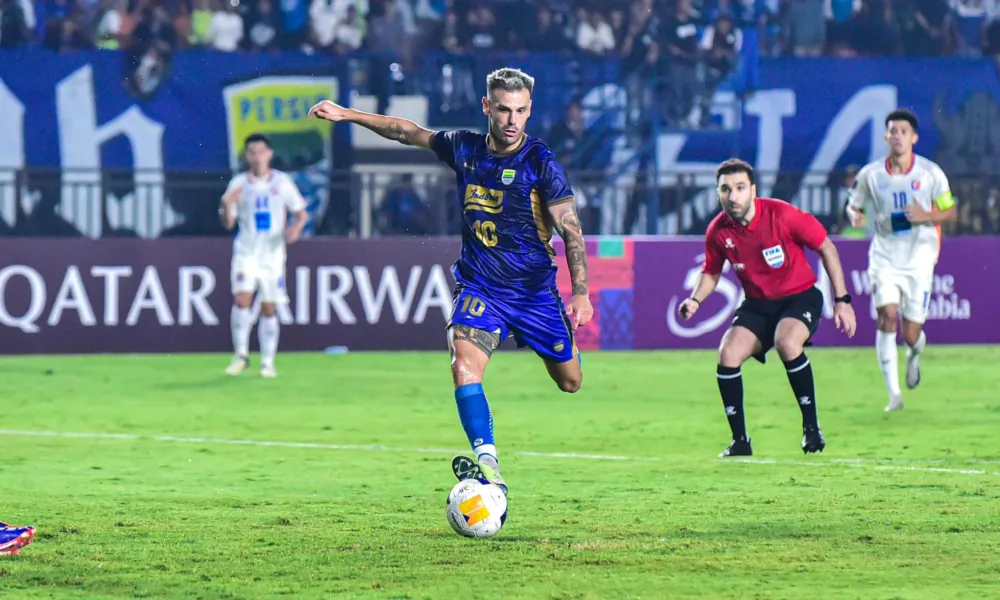 Penyerang Persib Bandung, Tyronne del Pino. (DETAIL/Yayat)
