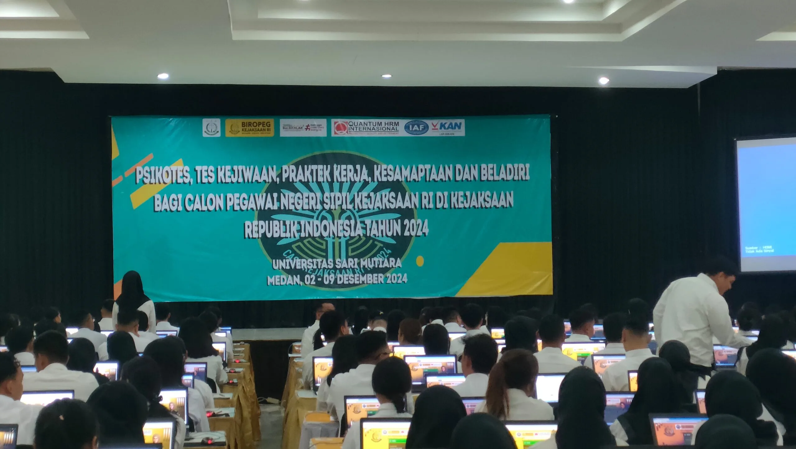 Proses tes SKB CASN Kejaksaan RI di lingkungan kampus USMI Medan. (ist)