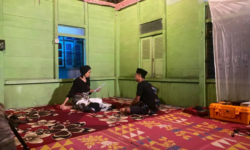 Para pemain film Catatan Daun saat pengambilan gambar di lokasi shooting. (DETAIL/Daryanto)