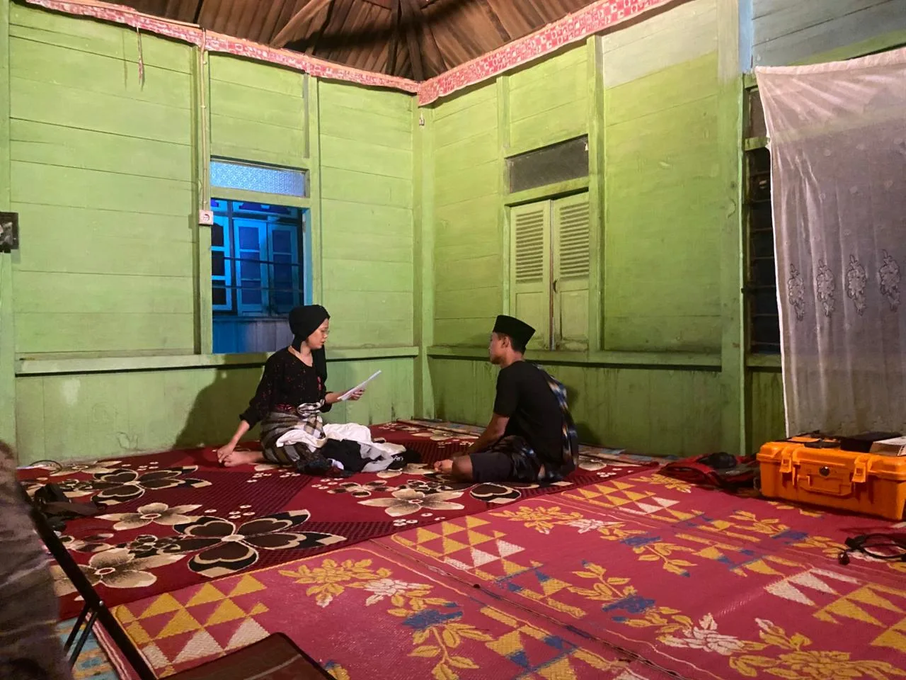 Para pemain film Catatan Daun saat pengambilan gambar di lokasi shooting. (DETAIL/Daryanto)