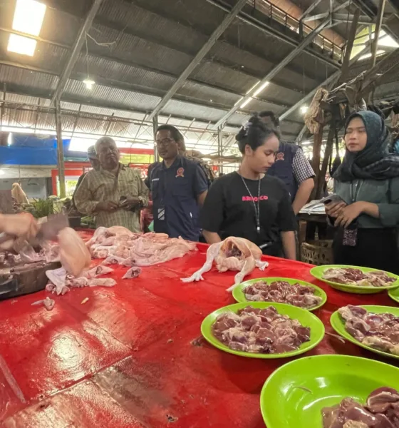 KPPU Kanwil I Sumbagut dan Disperindag ESDM Sumut menggelar sidak di sejumlah pasar tradisional di kota Medan, Kamis sore, 30 Januari 2025.