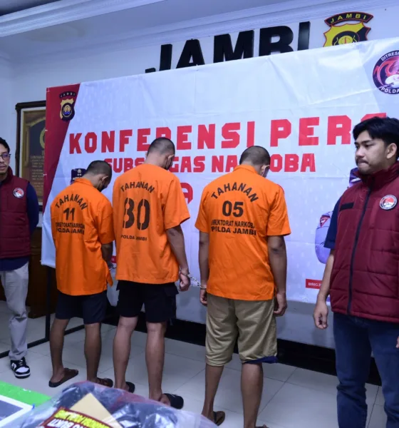 Tiga kurir narkoba saat ungkap kasus di Polda Jambi. (ist)