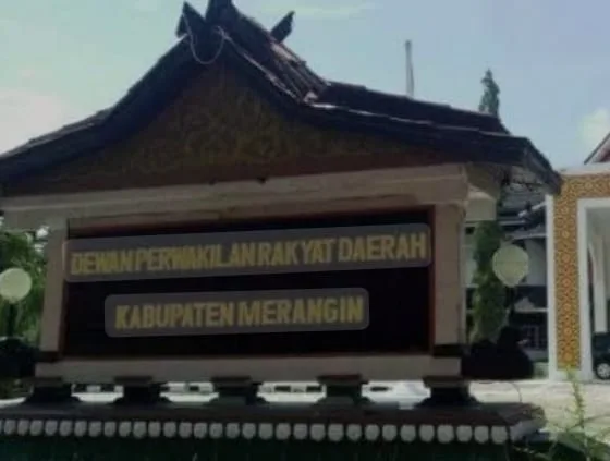 Kantor DPRD Merangin, puluhan anggota dan mantan anggota DPRD Merangin bakal Gugat Pemkab Merangin. (ist)