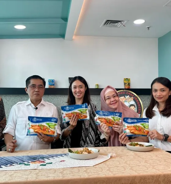 Tri Dharma Saputra Direktur Regal Springs Indonesia (RSI), Dr. Budi Sulistiyo, M.Sc. Direktur Jenderal Penguatan Daya Saing Produk Kelautan dan Perikanan Kementerian Kelautan dan Perikanan, Arum P. Handayani Head of Legal and Regulatory RSI, Ratna Yudythia Marketing, Business Development & NPD Manager, Fitri Anggraini Media & Communication Sr. Manager. (ist)
