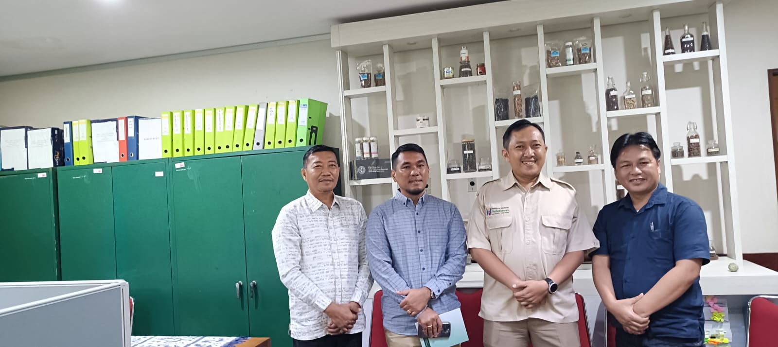 Waka II dan Ketua Komisi II Ahmad Yani saat bersama bidang hukum Kementan RI. (ist)