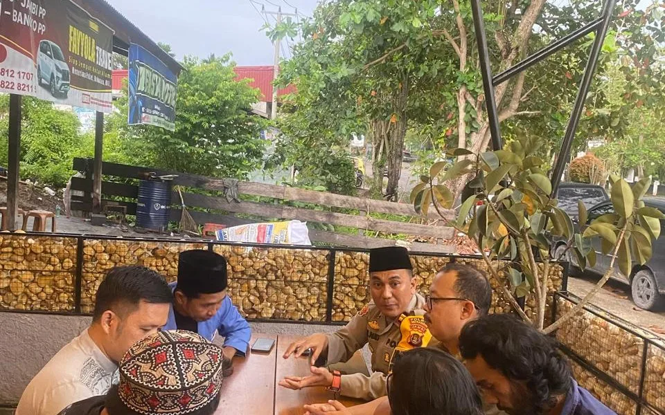 Kapolsek Tabir Ulu saat diskusi bareng dengan Dewan Kesenian Merangin, KNPI Merangin dan Forum Film Merangin. (ist)