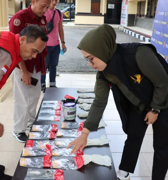 Barang bukti yang berhasil diamankan oleh polisi bersama BPOM Muara Bungo. (ist)