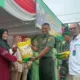 Dandim Sarko, Letkol Inf Suyono saat gelar bazar Ramadhan di Makodim Sarko. (ist)