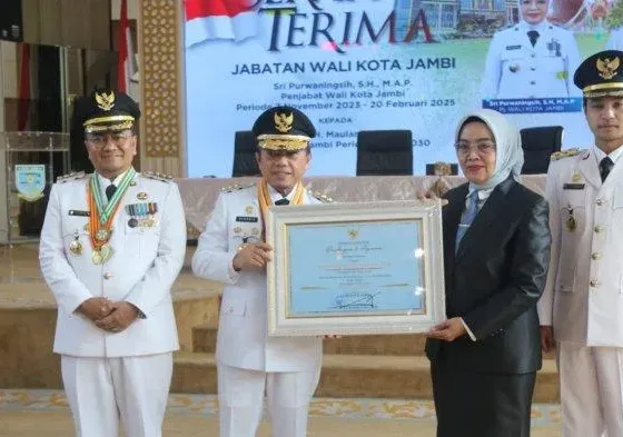 SERTIJAB WALI KOTA - Gubernur Al Haris Perkuat Sinergi dengan Pemerintah Kota Jambi, Senin (3/3/2025) pagi.