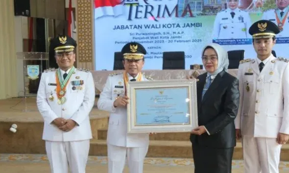 SERTIJAB WALI KOTA - Gubernur Al Haris Perkuat Sinergi dengan Pemerintah Kota Jambi, Senin (3/3/2025) pagi.