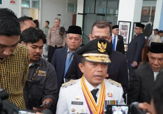 GUBERNUR JAMBI - Al Haris menyampaikan targetnya pada 100 hari kerja usai dilantik sebagai Gubernur pada periode kedua 2025-2030.