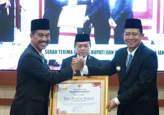 SERTIJAB BUPATI - Gubernur Jambi Al Haris menghadiri Sertijab Bupati dan Wakil Bupati Muaro Jambi di Rumah Dinas Bupati Muaro Jambi, Senin (3/3/2025) sore.