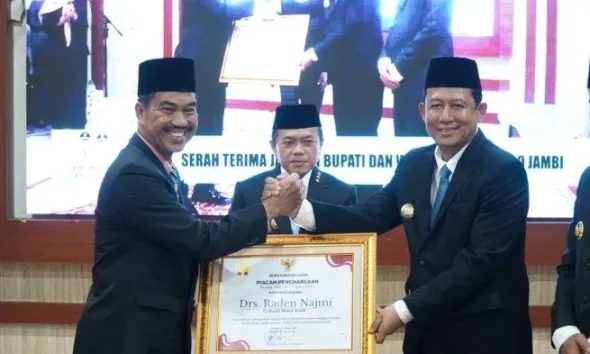 SERTIJAB BUPATI - Gubernur Jambi Al Haris menghadiri Sertijab Bupati dan Wakil Bupati Muaro Jambi di Rumah Dinas Bupati Muaro Jambi, Senin (3/3/2025) sore.