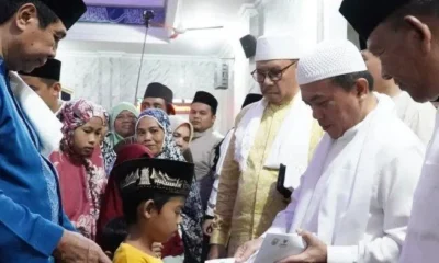 SAFARI RAMADAN - Pemerintah Provinsi Jambi yang dipimpin langsung Gubernur Al Haris melakukan safari Ramadhan masjid Raya Al-Istiqomah, Pasar Bangko, Selasa (4/3/2025) malam.