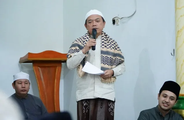 Gubernur Jambi, Al Haris melaksanakan safari Ramadhan 1446 Hijriah di Masjid Al Aqsho, Kelurahan Ulu Gedong, Kecamatan Danau Teluk, Kota Jambi, Minggu (9/3/2025) malam.