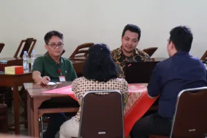 Dialog pewawancara dengan calon orang tua siswa. (ist)