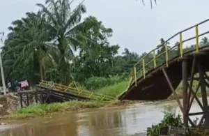 Jembatan Lubuk Rukam, Muara Kumbang yang roboh pada Kamis, 22 Januari 2026. (ist)